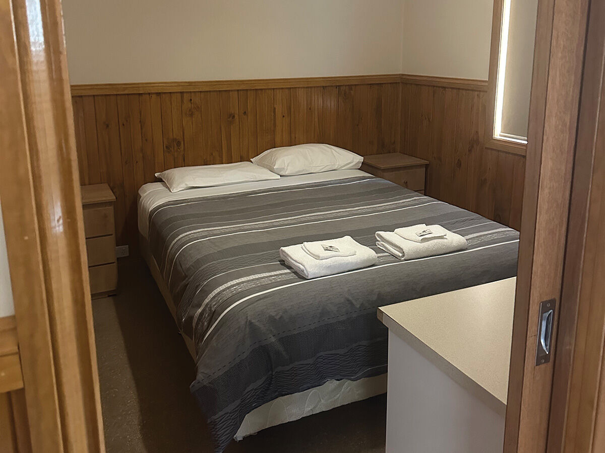 2 Bedroom Pet Friendly Cabins Lake Burrumbeet Caravan Park 2 Bedroom Pet Friendly Cabins Lake Burrumbeet Caravan Park