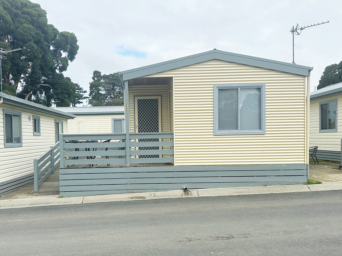 2 Bedroom Standard Cabins Lake Burrumbeet Caravan Park 2 Bedroom Standard Cabins Lake Burrumbeet Caravan Park