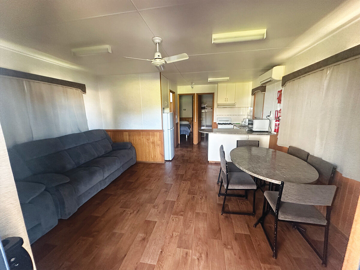 Deluxe 2 Bedroom Cabins Lake Burrumbeet Caravan Park Deluxe 2 Bedroom Cabins Lake Burrumbeet Caravan Park