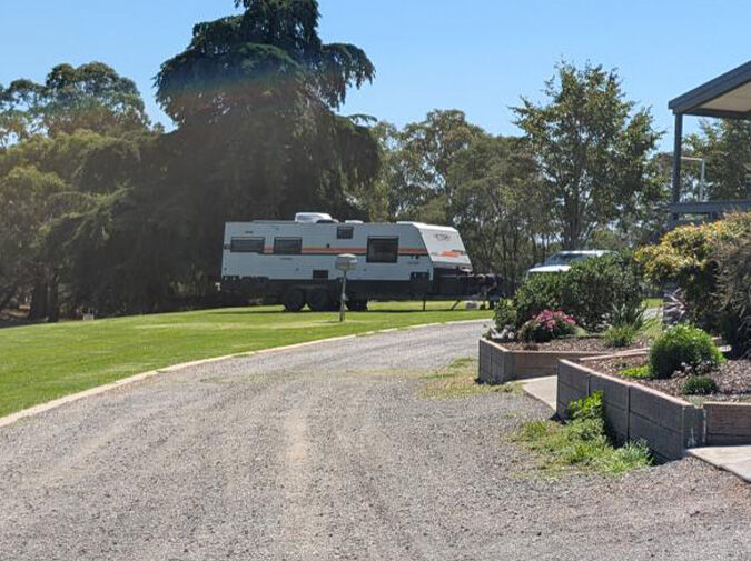 Powered Sites - Lake Burrumbeet Caravan Park