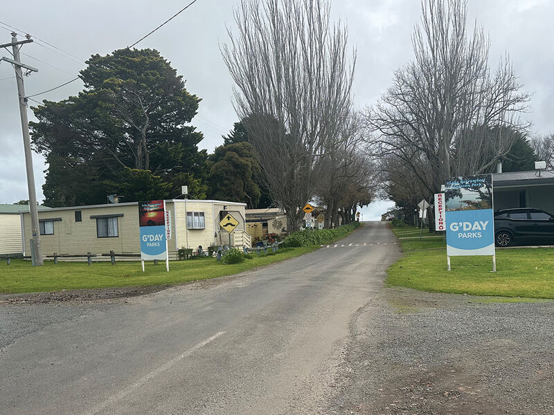 About Us - Lake Burrumbeet Caravan Park