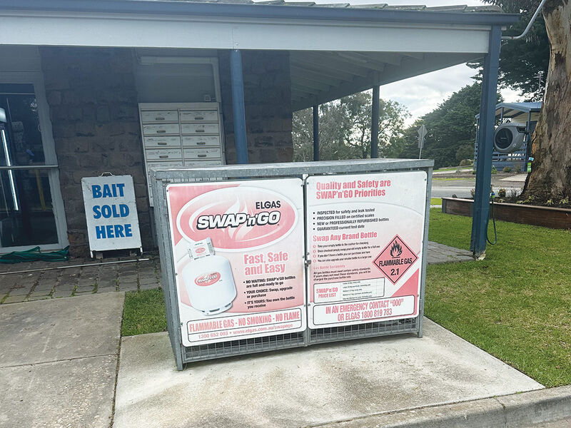 Lake Burrumbeet Caravan Park - Gas & Bait