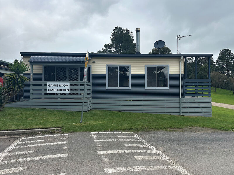 Lake Burrumbeet Caravan Park - Camp Kitchen & Games Room