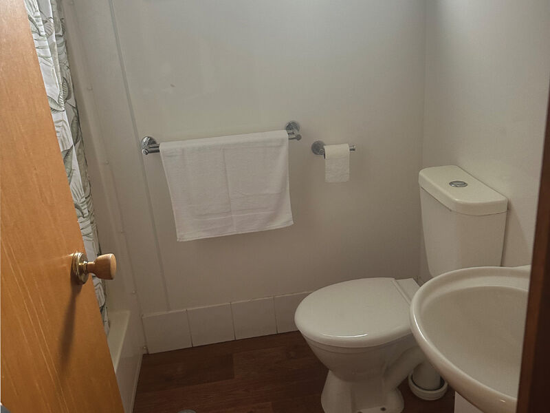 2 Bedroom Large Deluxe Cabin