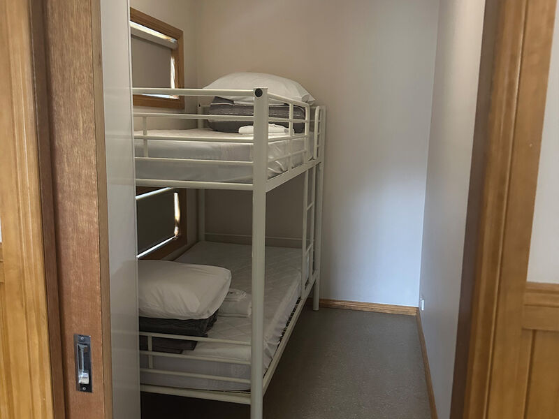 2 Bedroom Standard Cabins Lake Burrumbeet Caravan Park