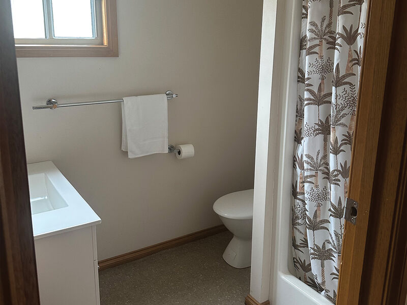 2 Bedroom Standard Cabins Lake Burrumbeet Caravan Park