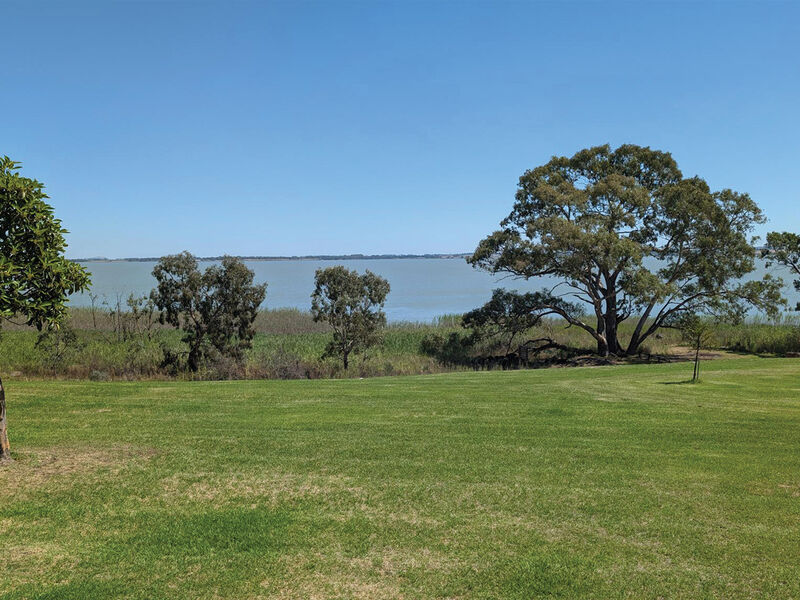 Unpowered Camping Sites at Lake Burrumbeet Caravan Park