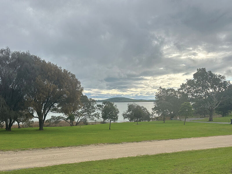 Unpowered Camping Sites at Lake Burrumbeet Caravan Park